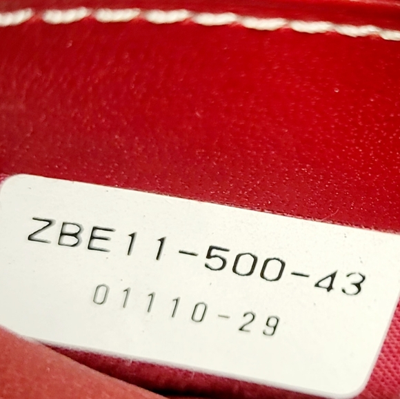 Stunning BURBERRY Bifold Wallet Iconic Tartan Plaid NWOT & Plastic on Front Logo - Picture 14 of 15